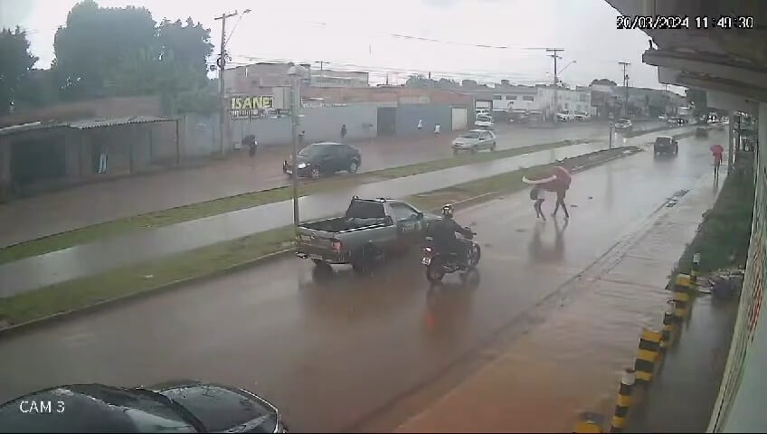 M E E Filha S O Atropeladas Em Faixa De Pedestre Em Guas Lindas Go